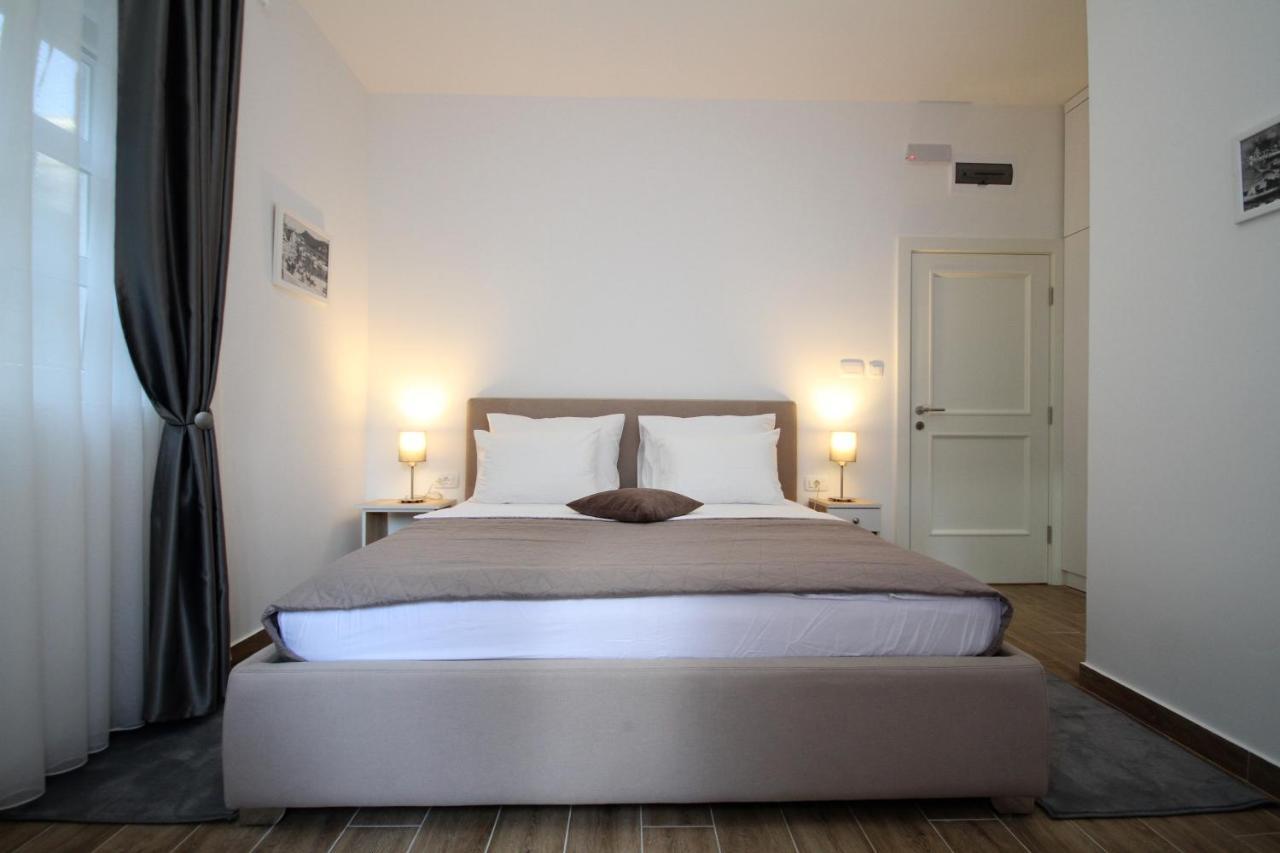 Skala Luxury Rooms Cetinje Bagian luar foto