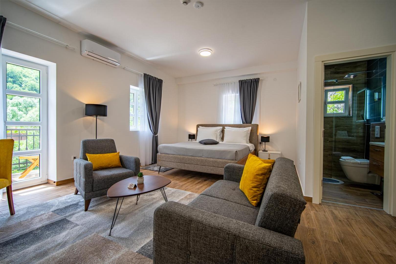 Skala Luxury Rooms Cetinje Bagian luar foto