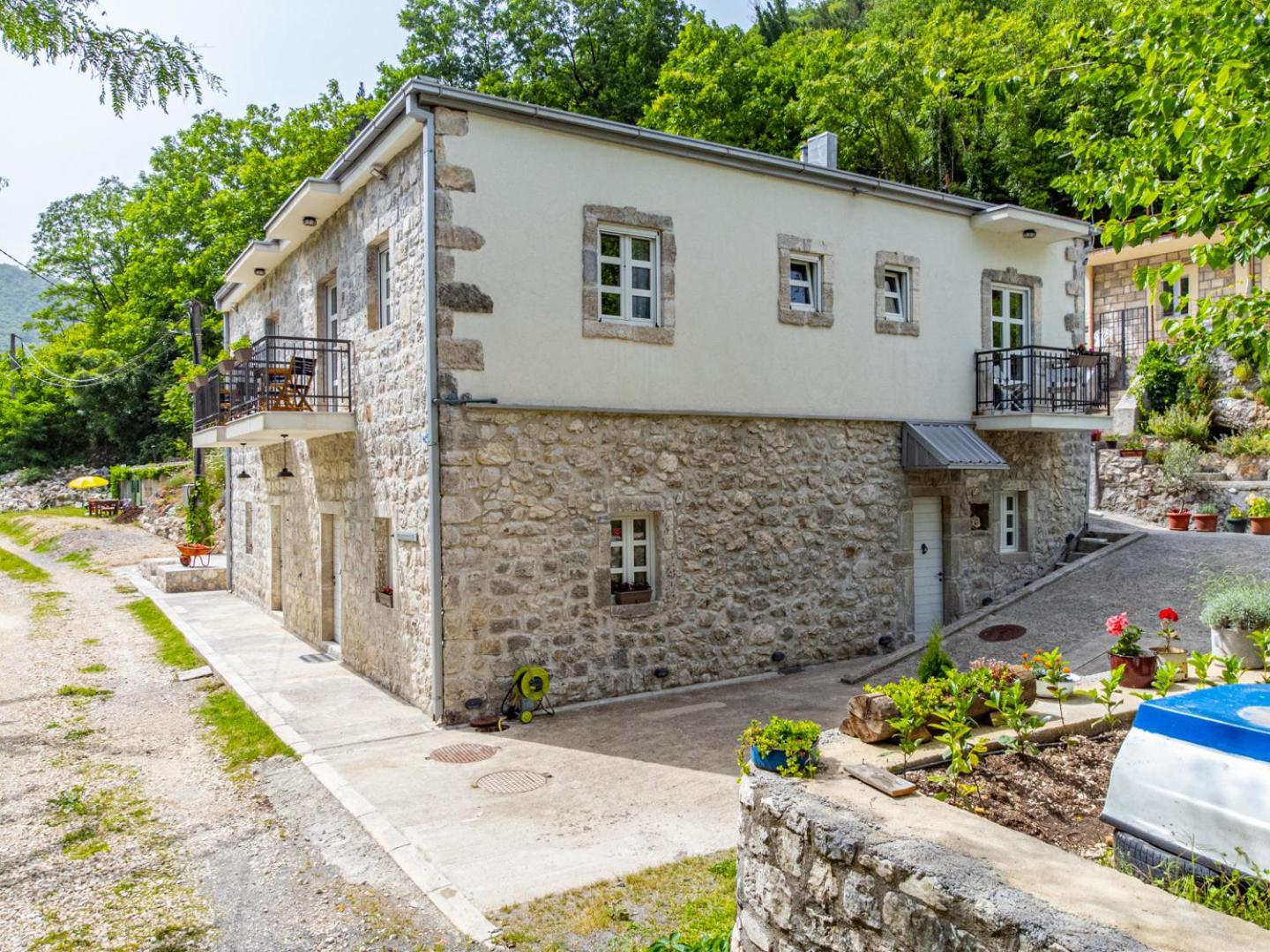 Skala Luxury Rooms Cetinje Bagian luar foto